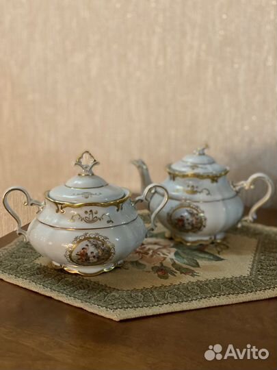 Предметы старинного сервиза