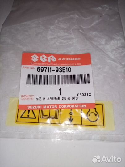 Этикетка с предупреждением Suzuki 69711-93e10