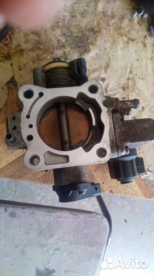 Дроссельная заслонка