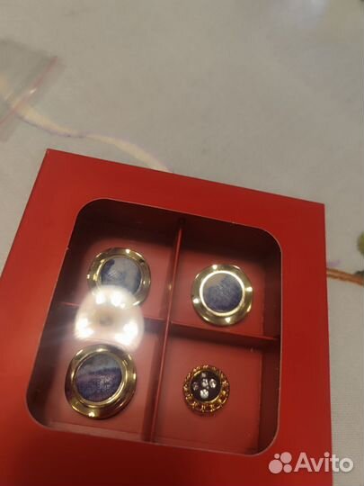 Пуговицы брендовые