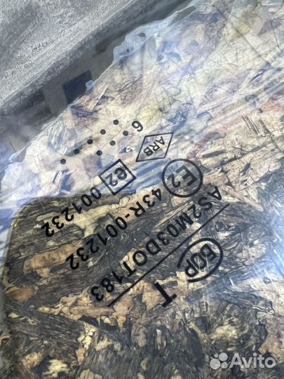 Стекло двери перед левой Рено Логан 1