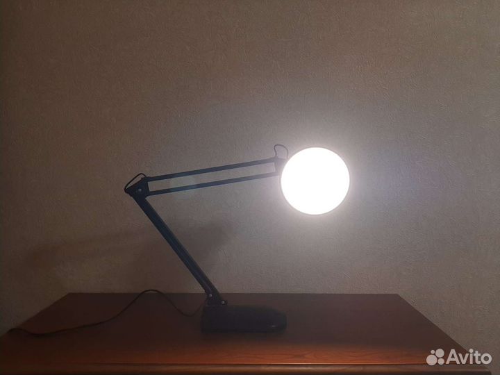 Лампа настольная