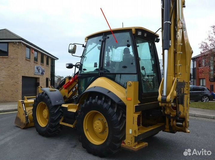 Стекло за дверью левое погрузчика Caterpillar 434