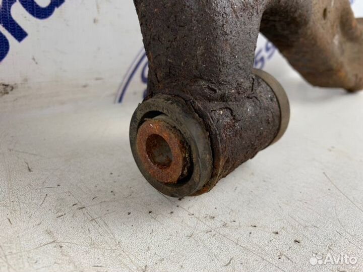 Рычаг передней подвески правый Suzuki Grand Vitara