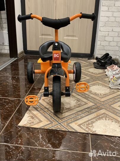 Трехколесный велосипед