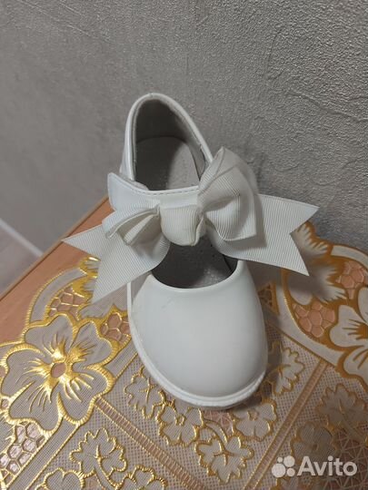 Туфли для девочки 24 размер белый