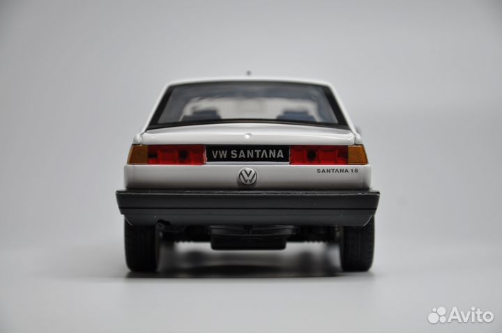 Модель авто Volkswagen Santana 1984 металл