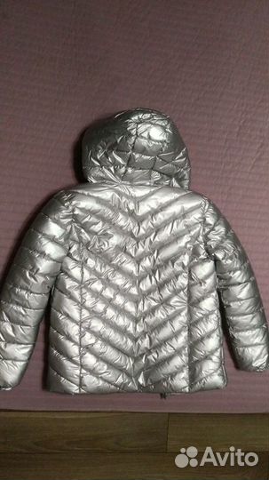 Продам куртку для девочки
