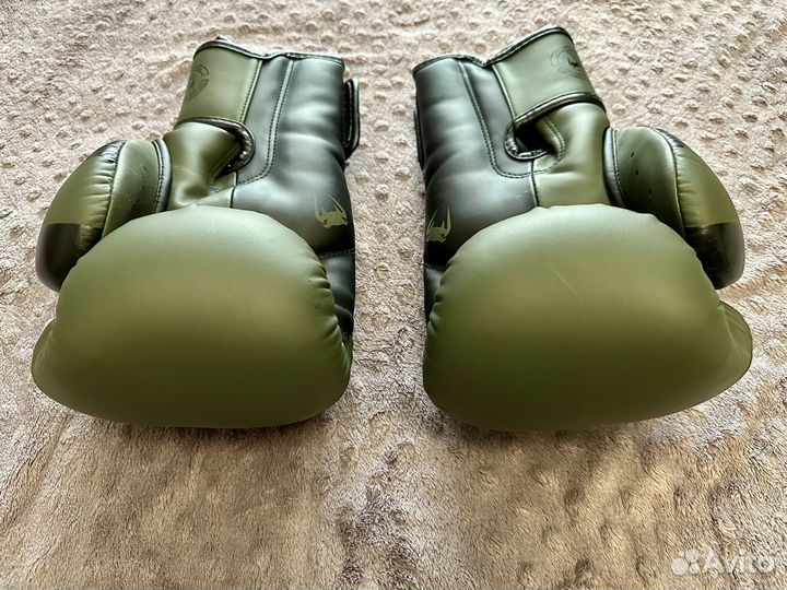 Боксерские перчатки Venum Elite