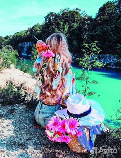 Алмазная мозаика 40x50 Девушка с розовыми герберам