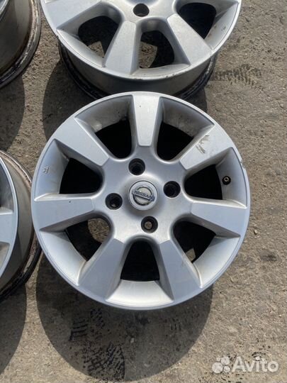 Литые диски r15 на Nissan tiida