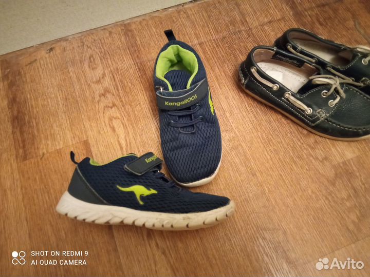 Туфли (32 размер) и кроссовки (30 размер)