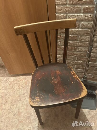 Стул деревянный