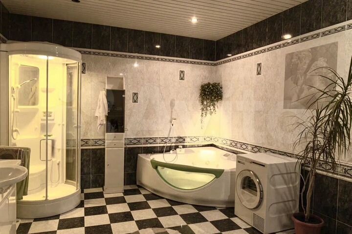 Дом 450 м² на участке 7 сот.