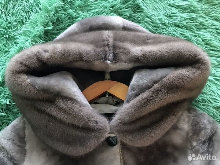 Шуба мутоновая с капюшоном