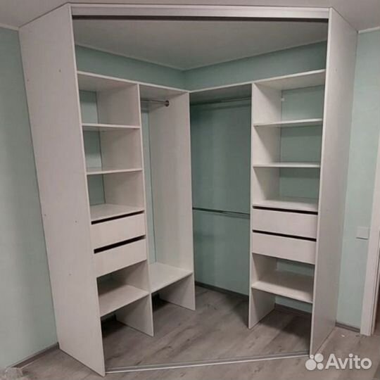 Угловой шкаф