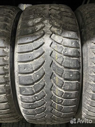 Bridgestone Blizzak Spike-01 235/55 R17