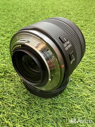 Объектив Canon RF 35mm F1.8 macro IS STM