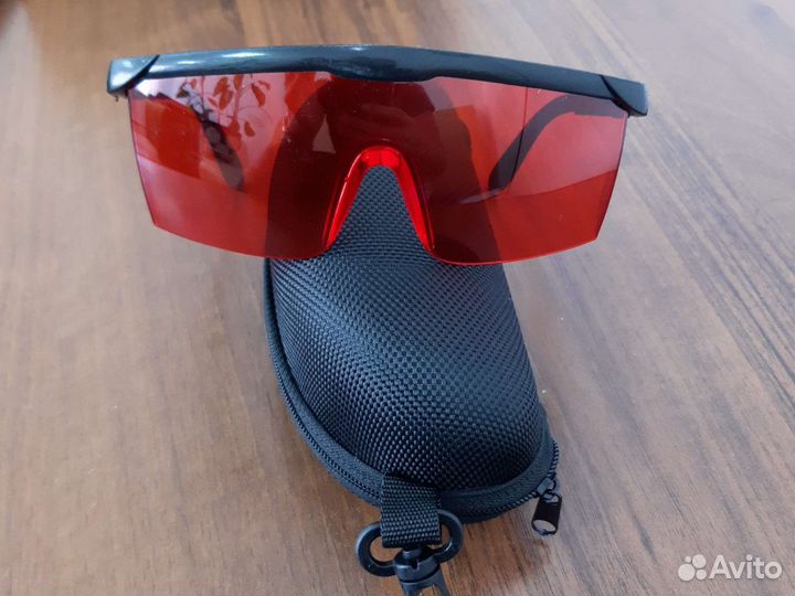 Защитные очки для лазерного удаления