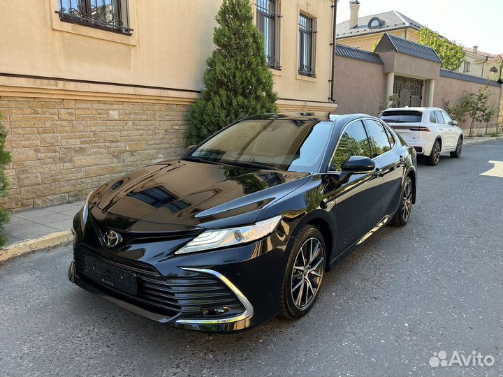 Toyota Camry 2.5 AT, 2021, 13 000 км