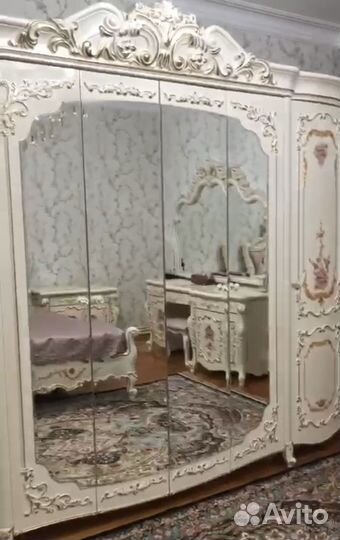 Спальный гарнитур