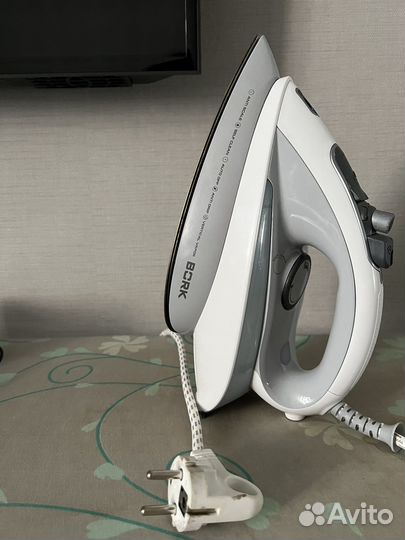 Утюг Bork i500