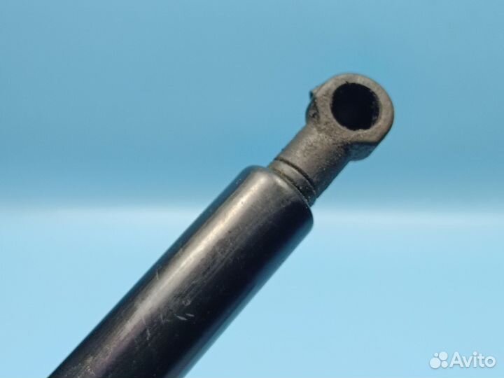 Амортизатор капота для Lexus IS 2005-2012