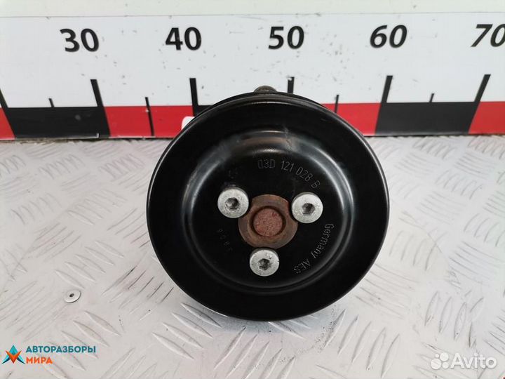 Помпа Volkswagen Fox 2 2007 03D121005