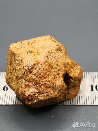 Гранат альмандин, Урал