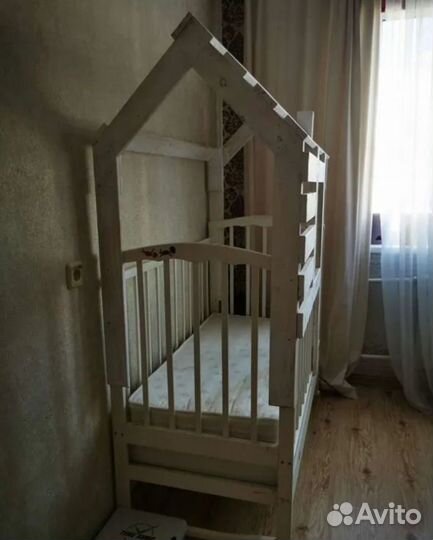 Кроватка-домик матрас длиной 120 см