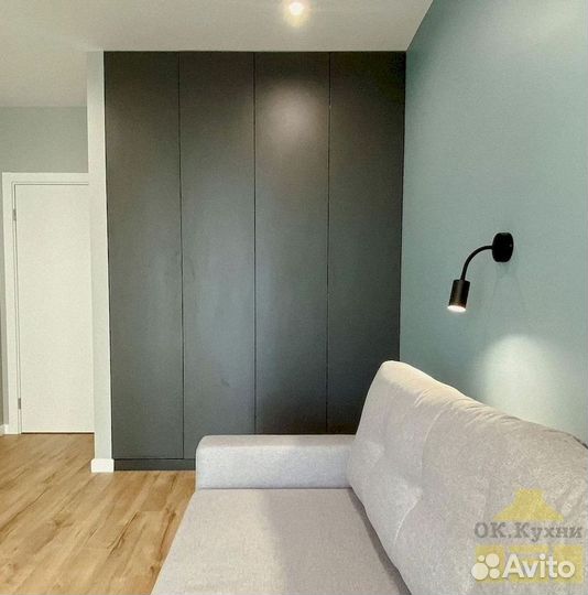 Шкаф с зеркалом