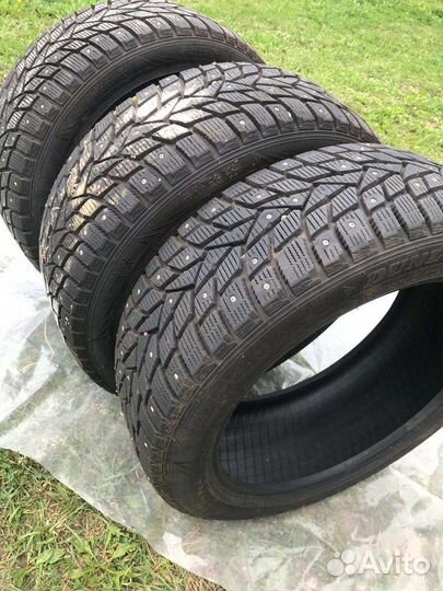 Dunlop SP Winter Ice 02 245/45 R19 и 245/45 R19 102T