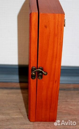 Ключница настенная новая из дерева