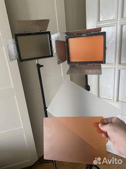 Yongnuo YN-600L (3200K-5500K) LED