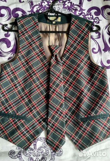 Школьная форма жилетка и галстук новые
