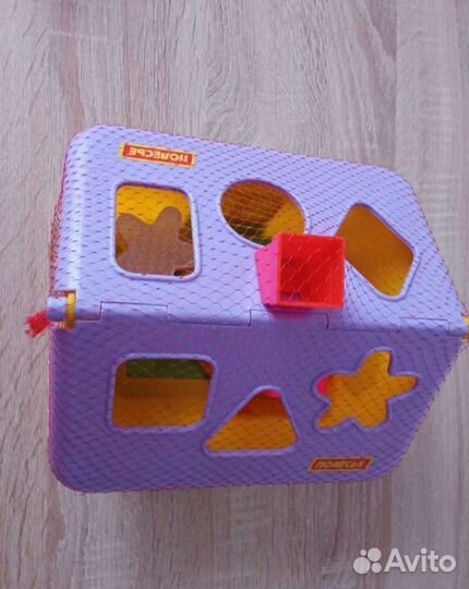 Развивающие игрушки домик