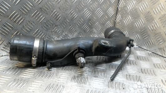 Патрубок воздушного фильтра toyota avensis T25 (89