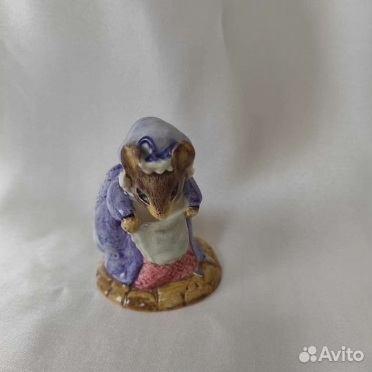 Фарфоровая статуэтка Royal Doulton England