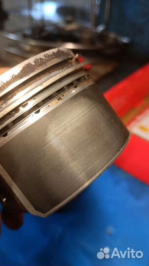 Поршня Mercedes двигатель m271