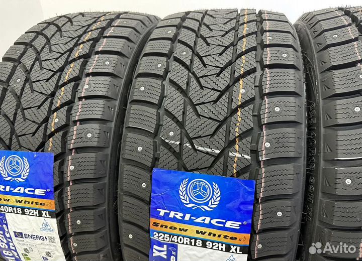 Tri Ace Snow White II 225/40 R18 54H