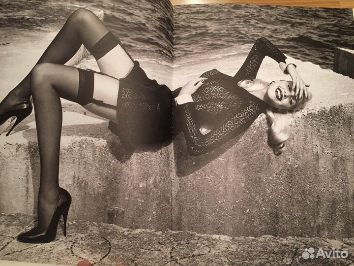 Фотографии Helmut Newton каталог для Аnna Molinari