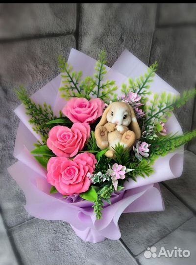 Букет роз с зайкой из мыла/день рождения/девочке