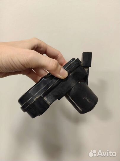 Моторчик стояночного тормоза Mazda CX5