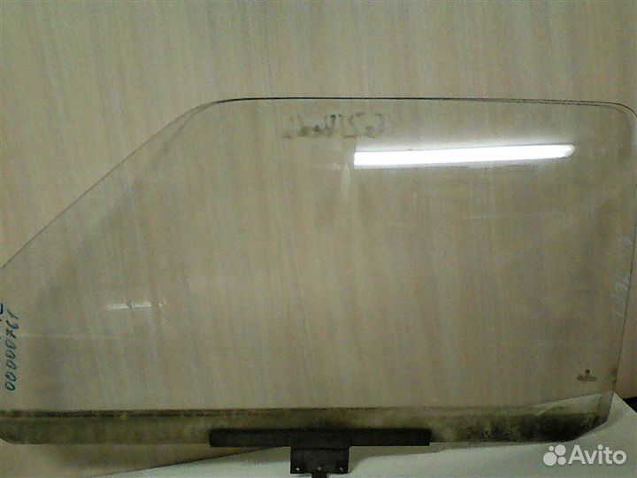 Стекло двери передней левой Volkswagen Golf