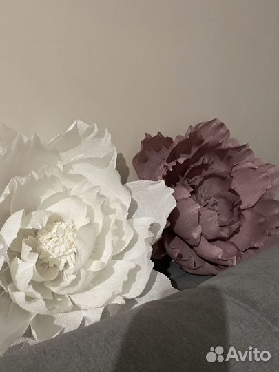 Цветок интерьерный из гофрированной бумаги