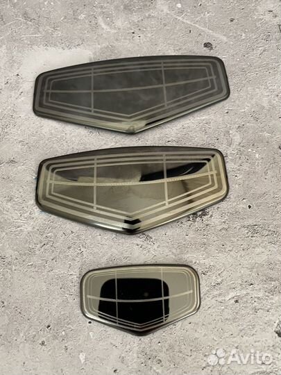 Эмблема Шильдик Накладка Geely Emgrand EC7 2013г