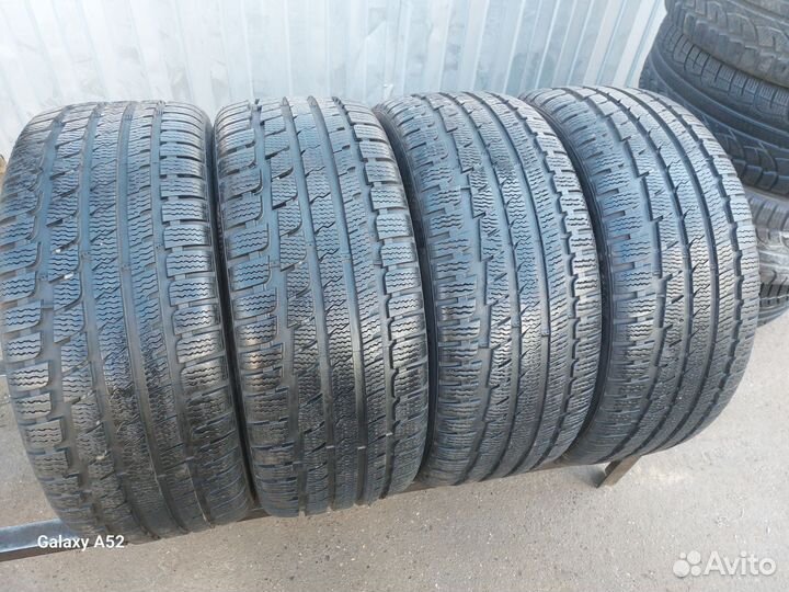 Kumho WinterCraft KW27 215/45 R17 91V