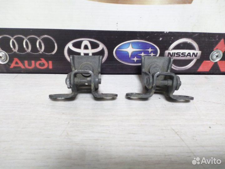 Петля двери багажника Peugeot 308 2009