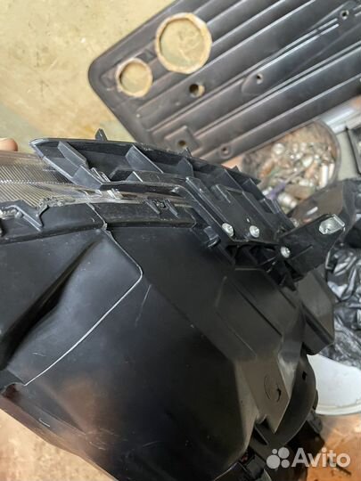 Фара левая черная Chevrolet Cruze