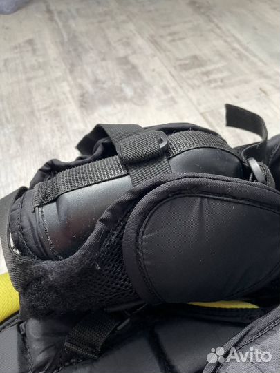 Детский вратарский нагрудник Warrior